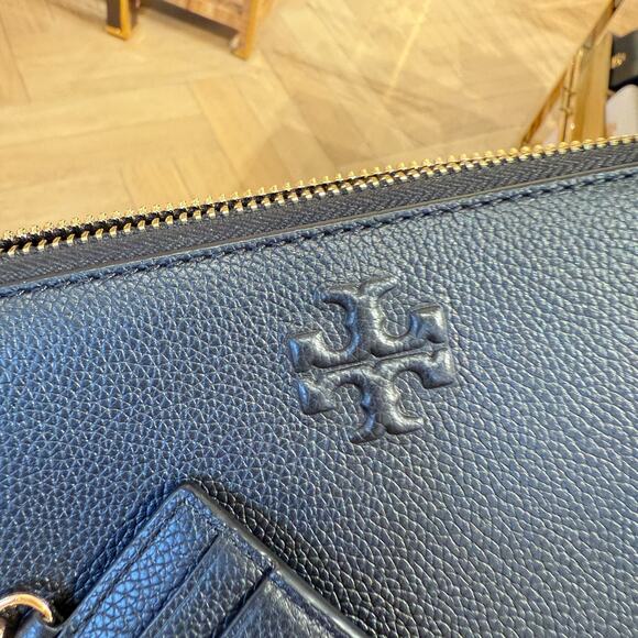 Tory Burch 169972 Thea Wristlet Zip Continental Wallet Black $250 - Picture 4 of 7